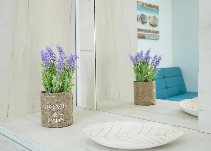 Tarsa's House By The Sea * Skála Marión