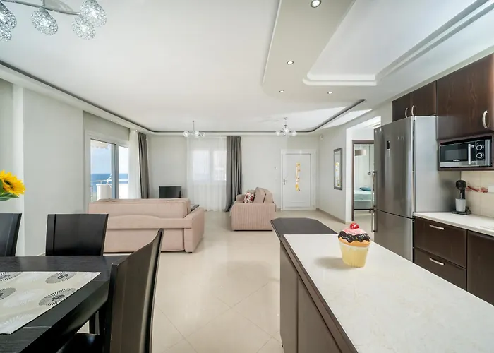 Tarsa's House By The Sea *