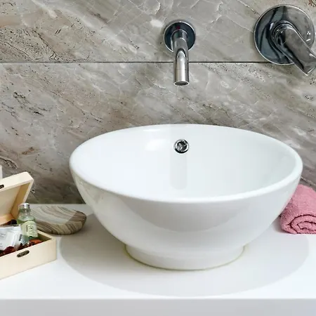 Tarsa's House By The Sea *