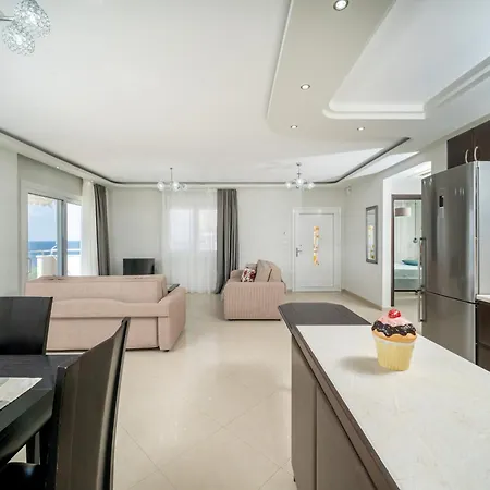 Tarsa's House By The Sea *